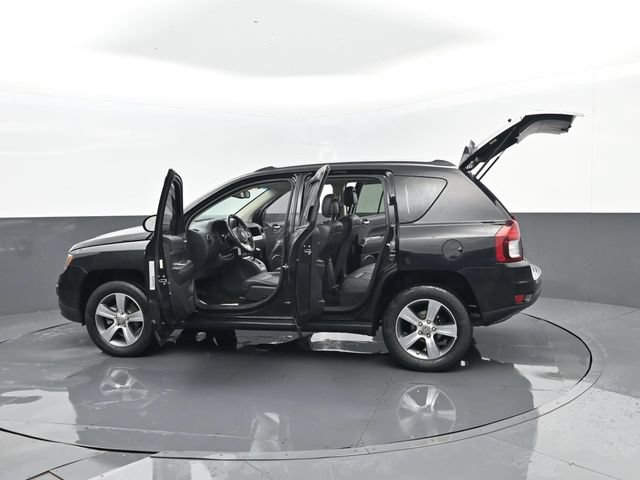 Used 2016 Jeep Compass High Altitude AWD/4WD image 31