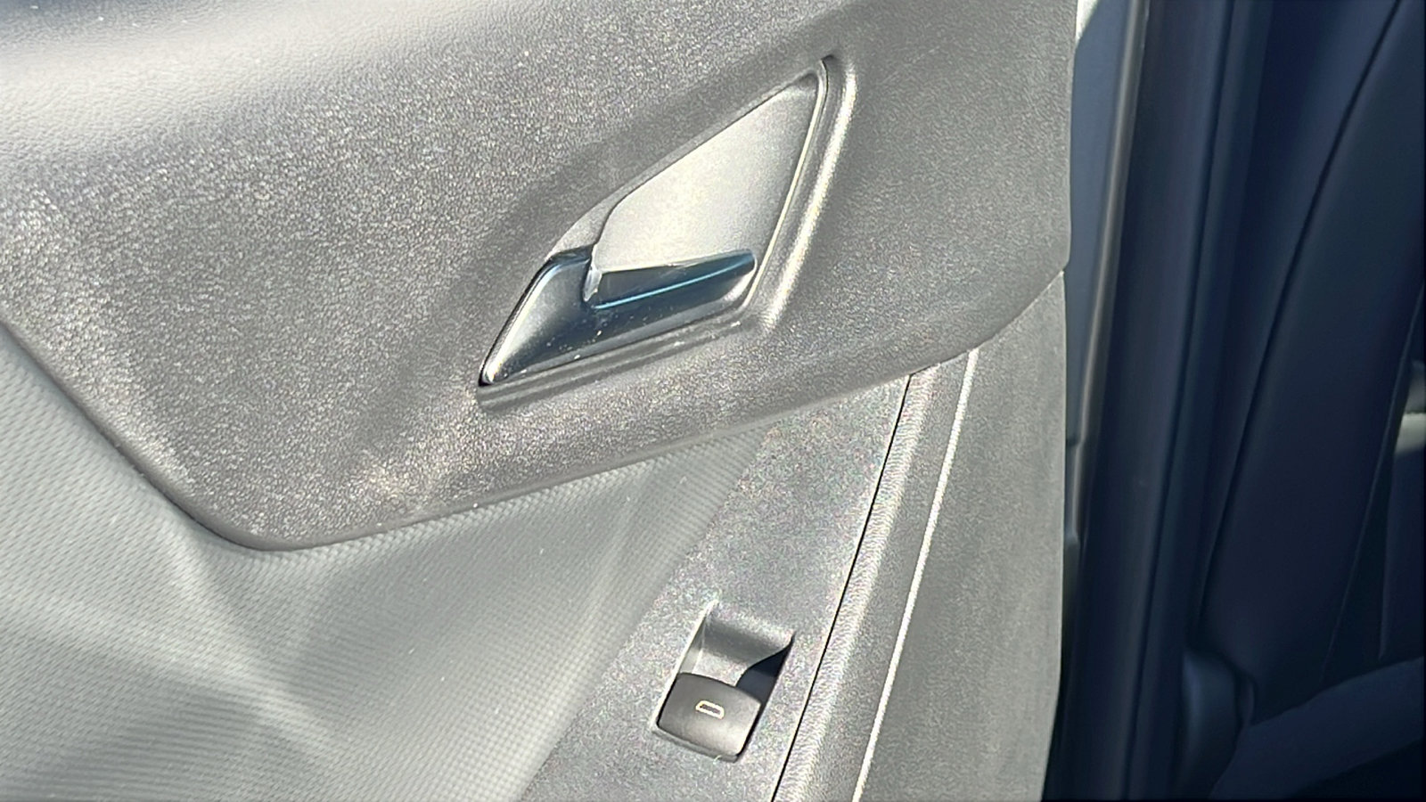 New 2026 Chevrolet Equinox LT w/ Convenience Package II image 12