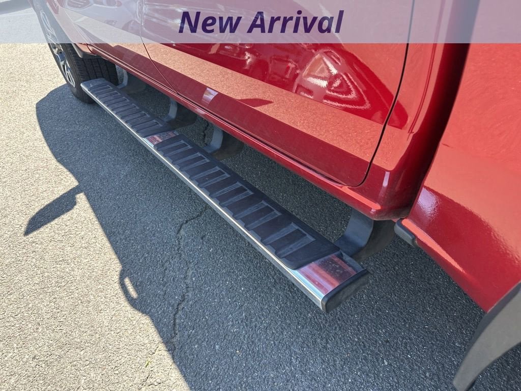 Used 2023 Chevrolet Colorado LT w/ LT Convenience Package AWD/4WD image 11