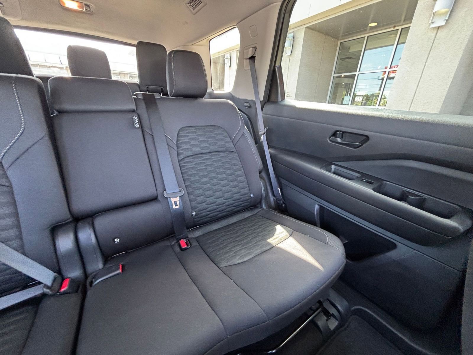 Used 2025 Nissan Pathfinder SV image 43