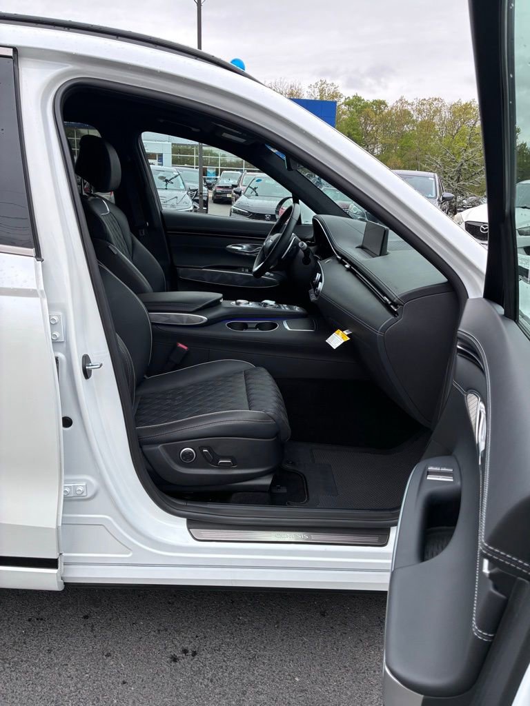 Used 2025 Genesis GV70 3.5T Sport w/ Sport Advanced Package AWD/4WD image 23