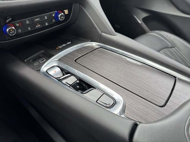 Used 2022 Buick Enclave Avenir w/ Avenir Technology Package image 13