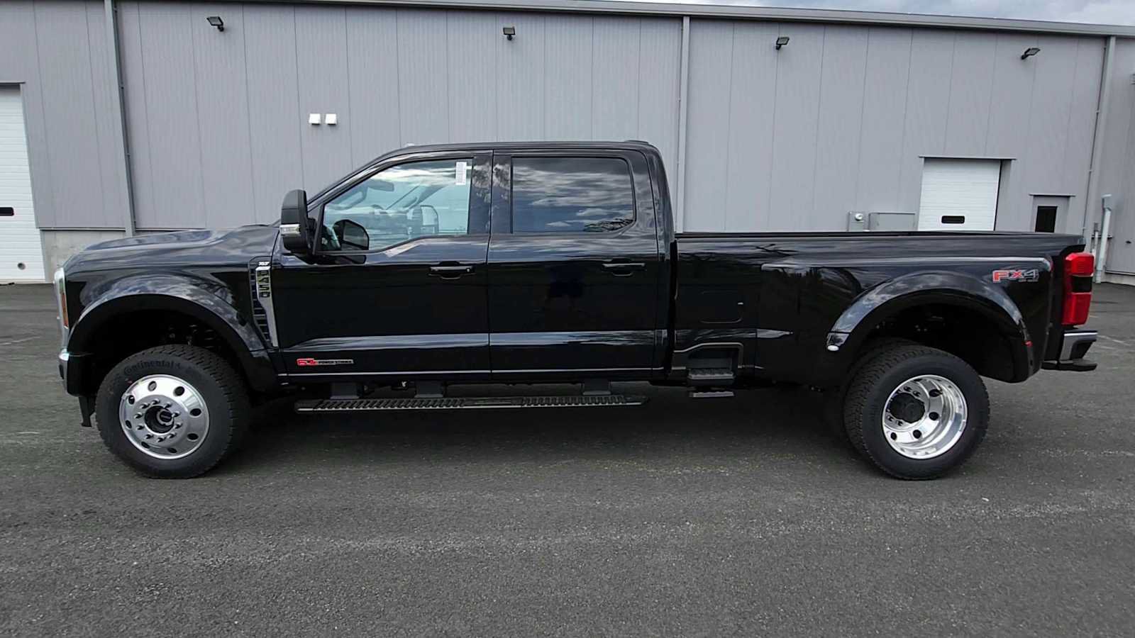 New 2026 Ford F450 XLT w/ XLT Premium Package AWD/4WD image 5