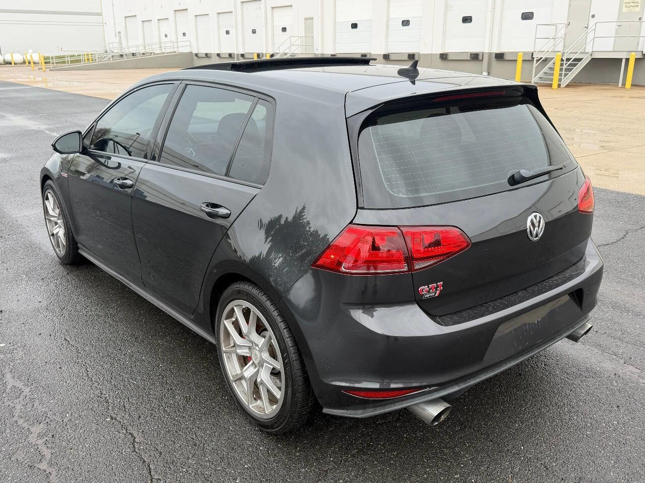 Used 2017 Volkswagen GTI SE image 5
