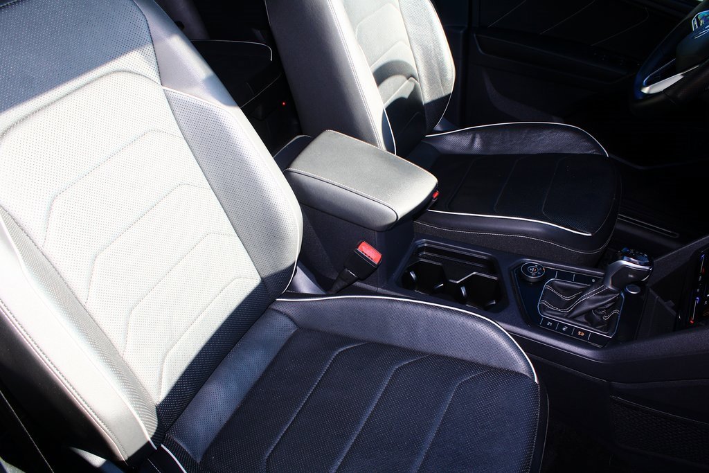 Used 2023 Volkswagen Tiguan SEL R-Line image 7
