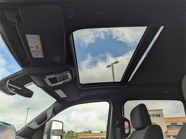 New 2026 RAM 1500 4x4 Crew Cab image 21