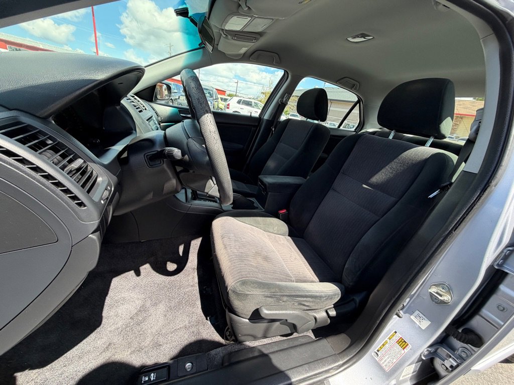 Used 2004 Honda Accord LX image 10