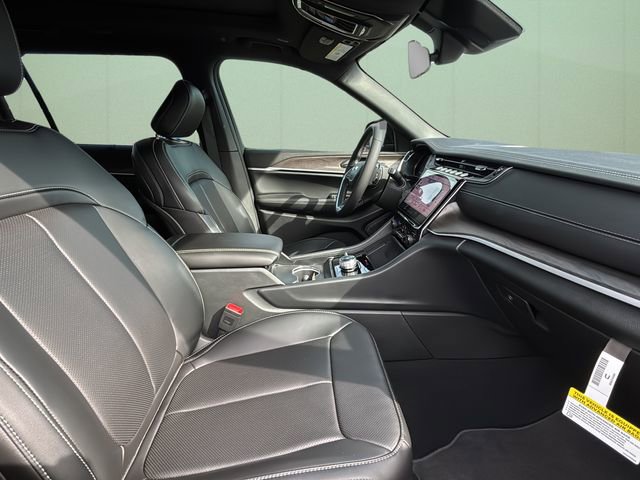 New 2025 Jeep Grand Cherokee L Limited w/ Luxury Tech Group II image 41