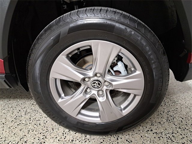 Used 2022 Toyota RAV4 LE image 8