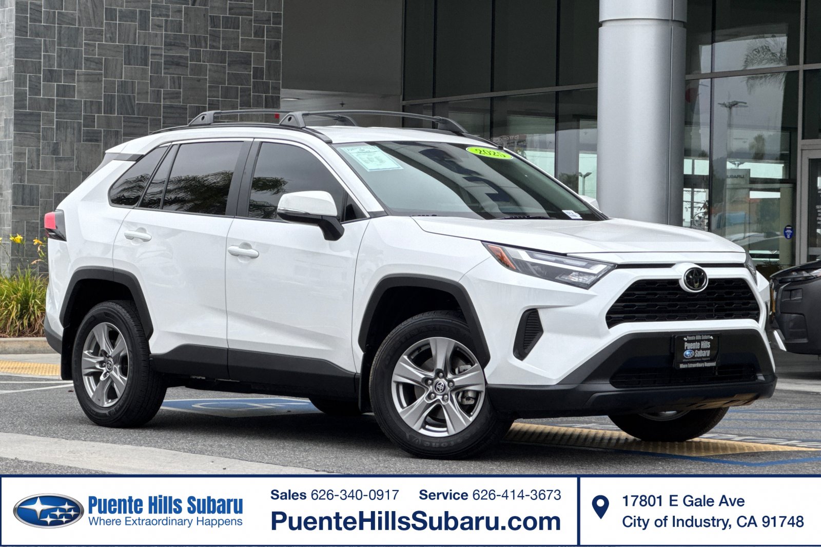 Used 2025 Toyota RAV4 XLE FWD image 1