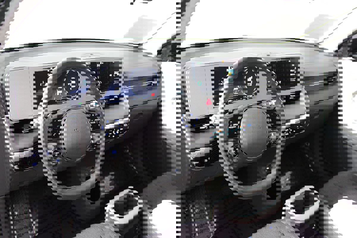 Used 2023 Hyundai Ioniq 5 SE w/ Cargo Package image 31