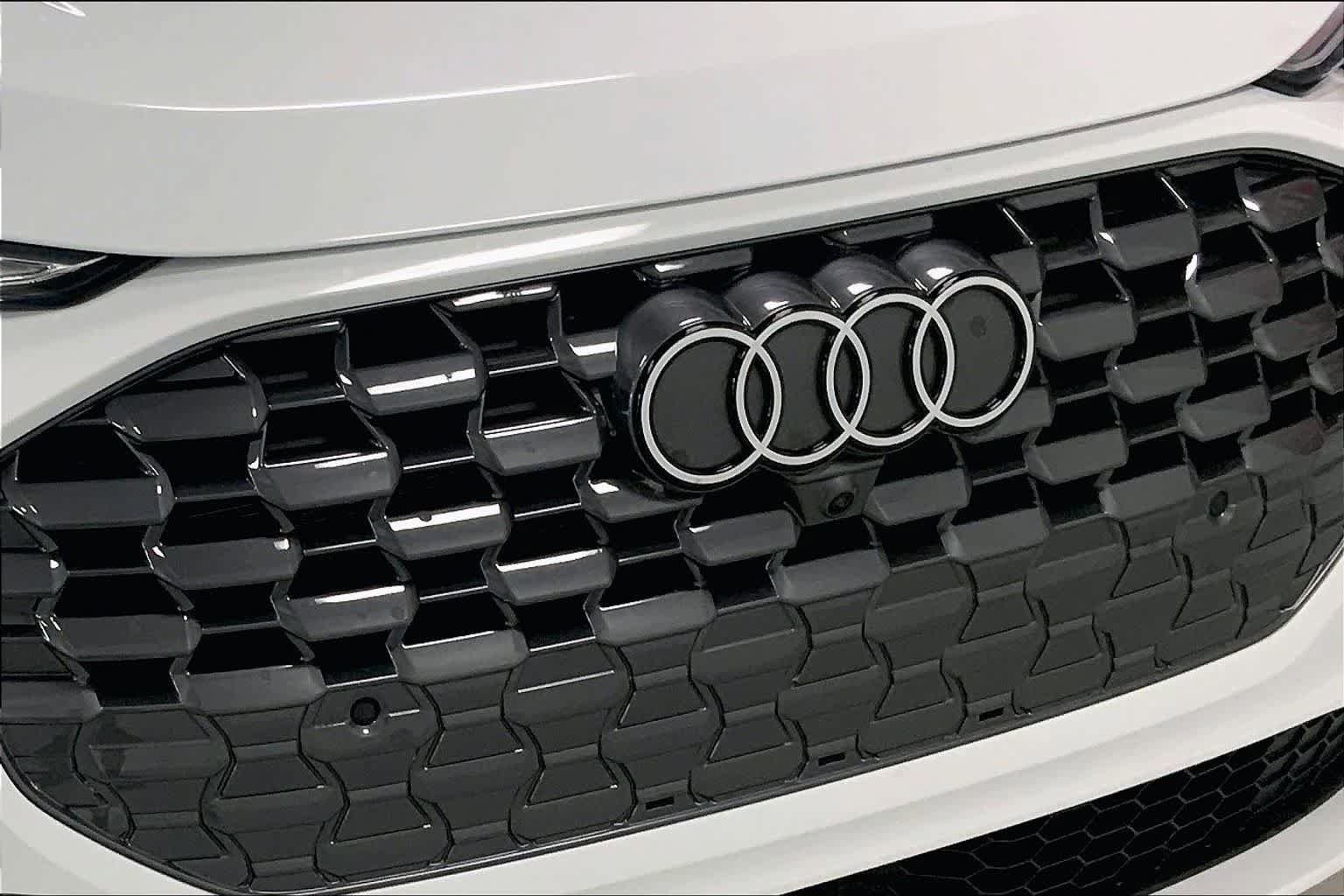 Used 2025 Audi Q5 Premium Plus w/ Premium Plus AWD/4WD image 30