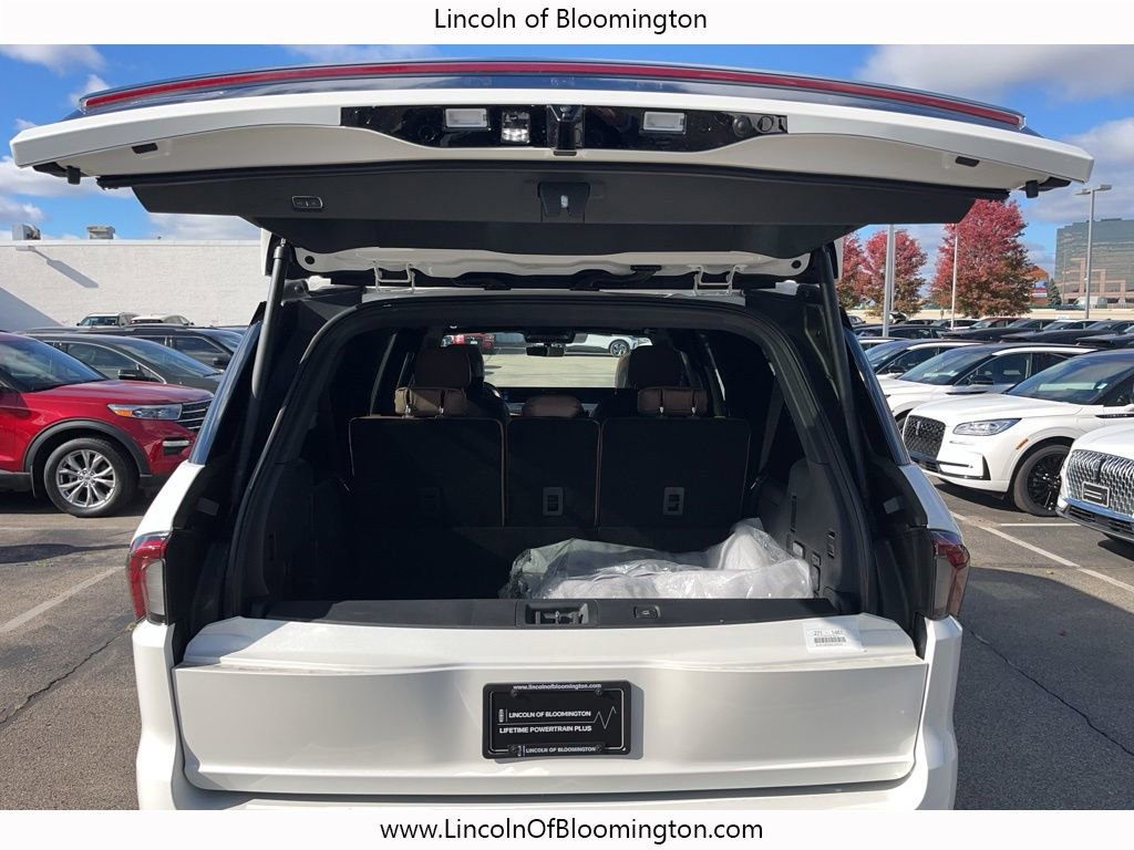 New 2025 Lincoln Navigator L Black Label image 10