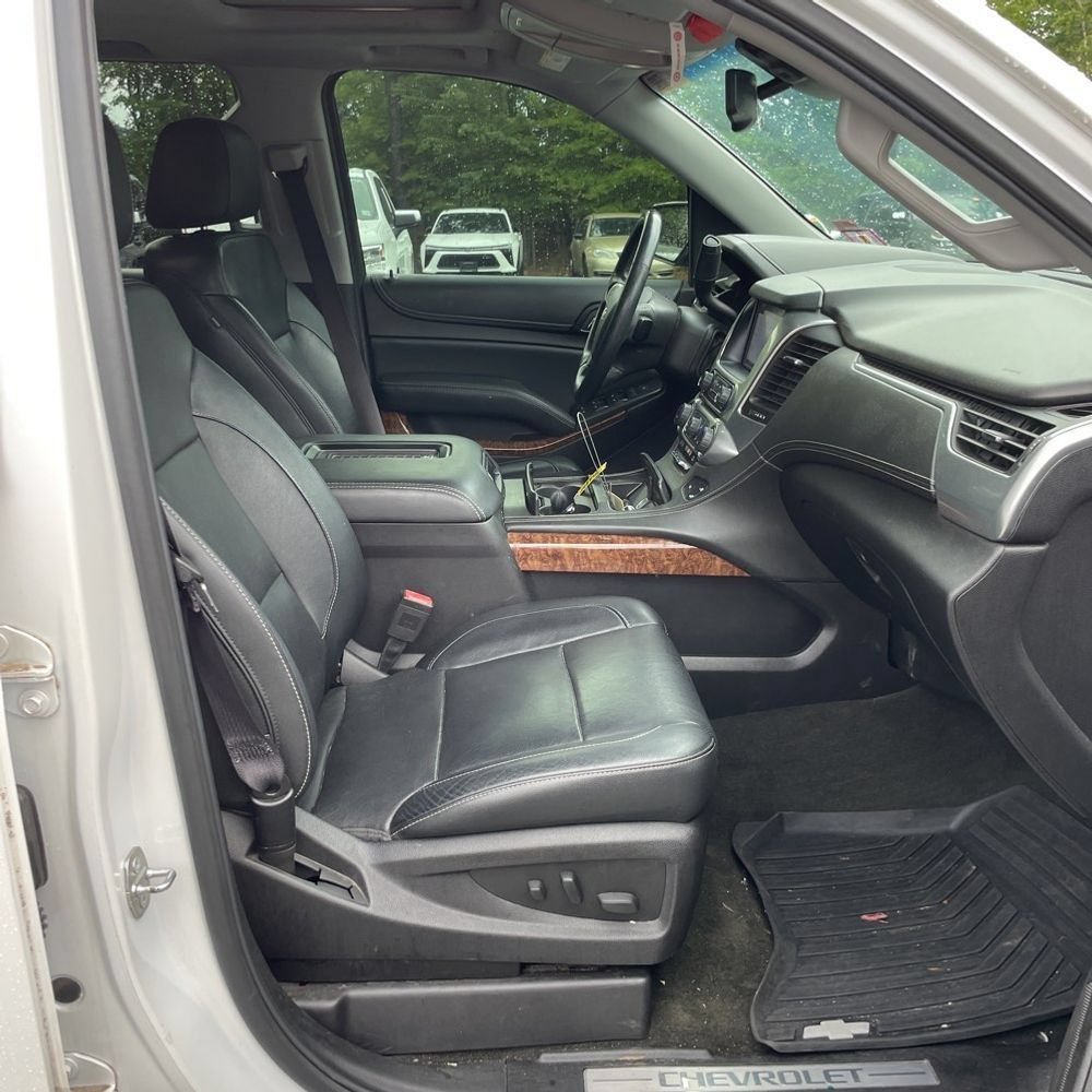 Used 2017 Chevrolet Suburban Premier AWD/4WD image 6