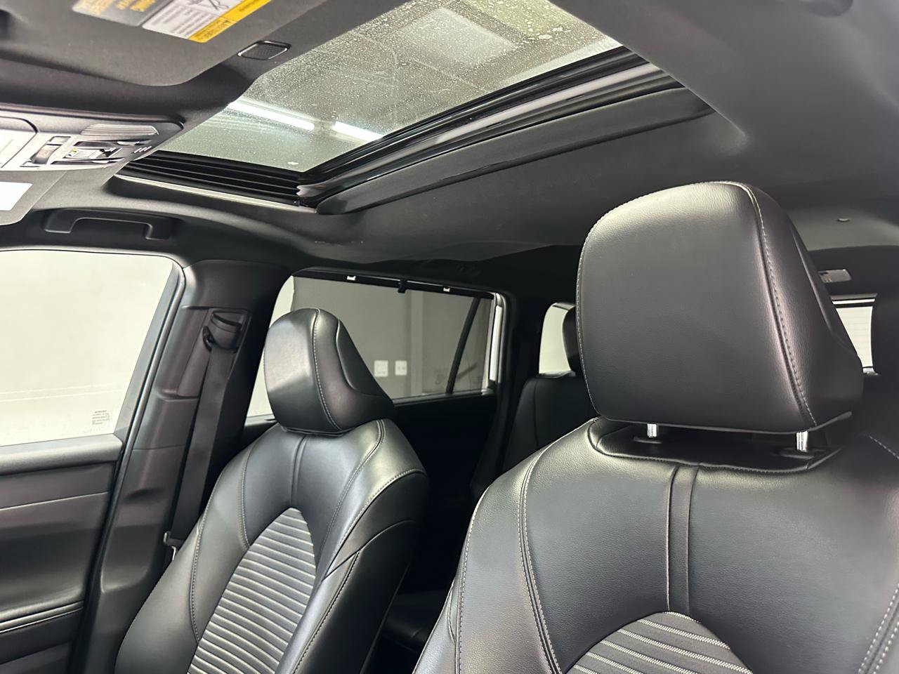 Used 2023 Toyota Highlander XSE AWD/4WD image 22