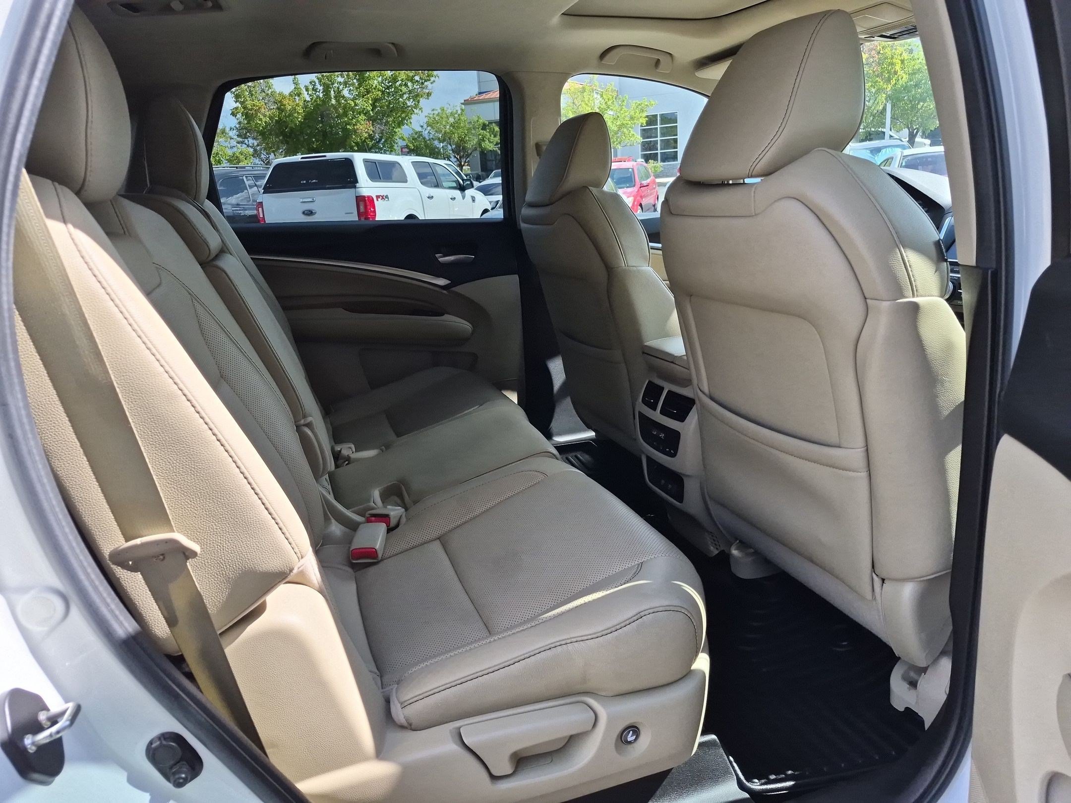 Used 2020 Acura MDX w/ Technology Package AWD/4WD image 31