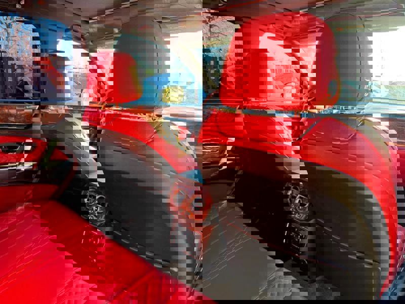 Used 2019 Bentley Bentayga image 26