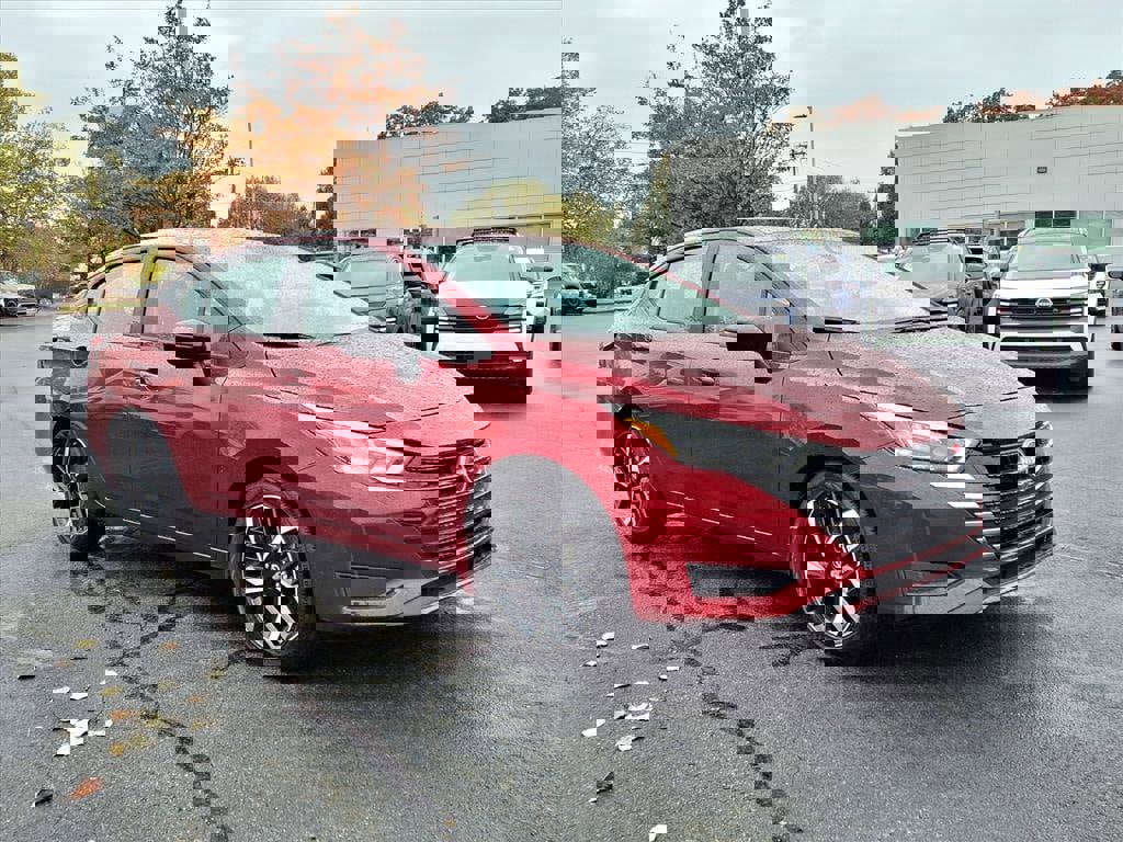 New 2025 Nissan Versa SR w/ Trunk Package