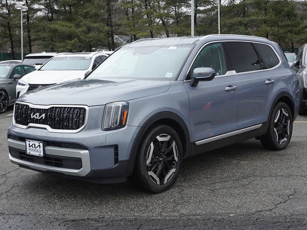 Used 2023 Kia Telluride EX image 11