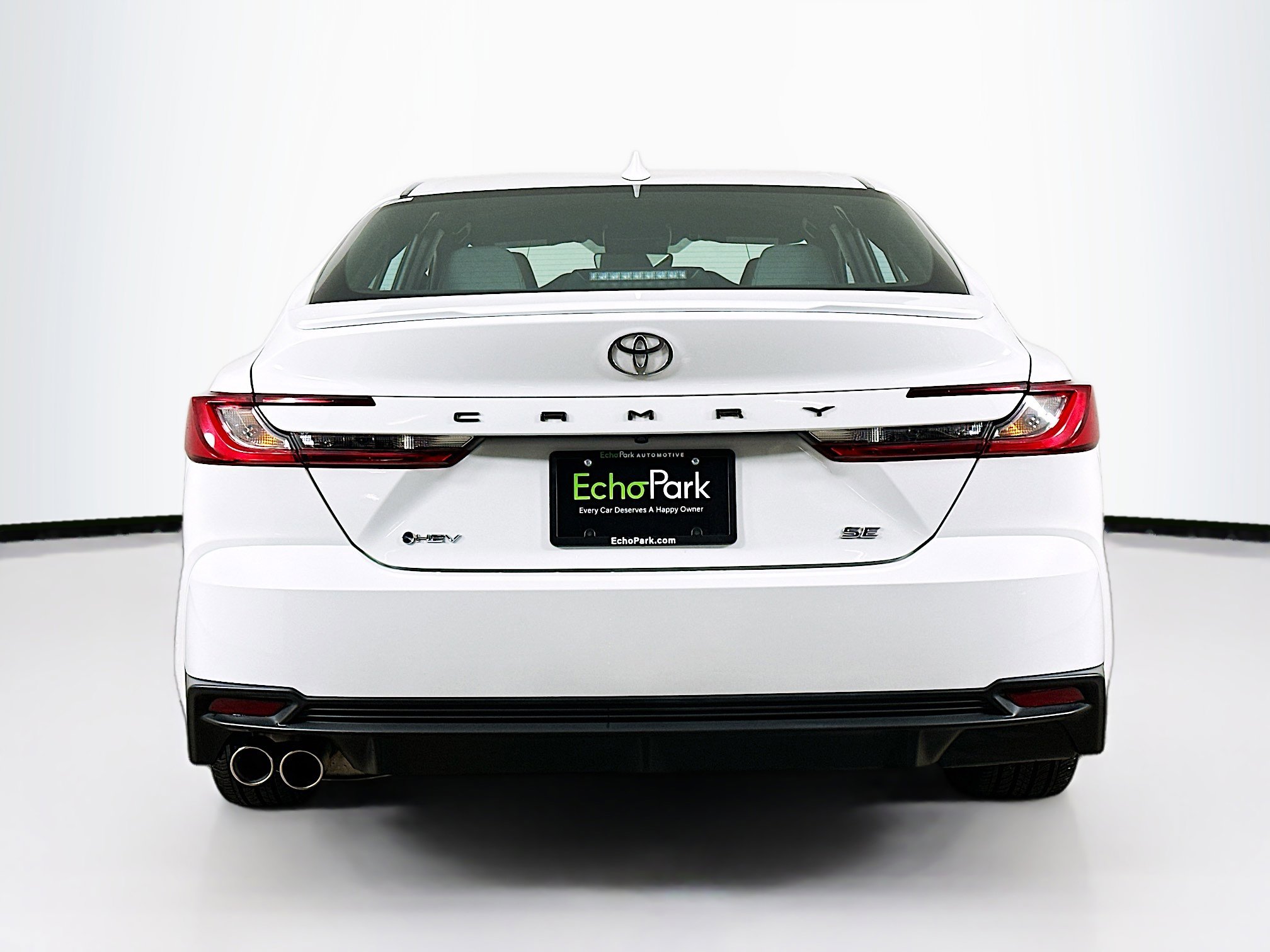 Used 2025 Toyota Camry SE image 7