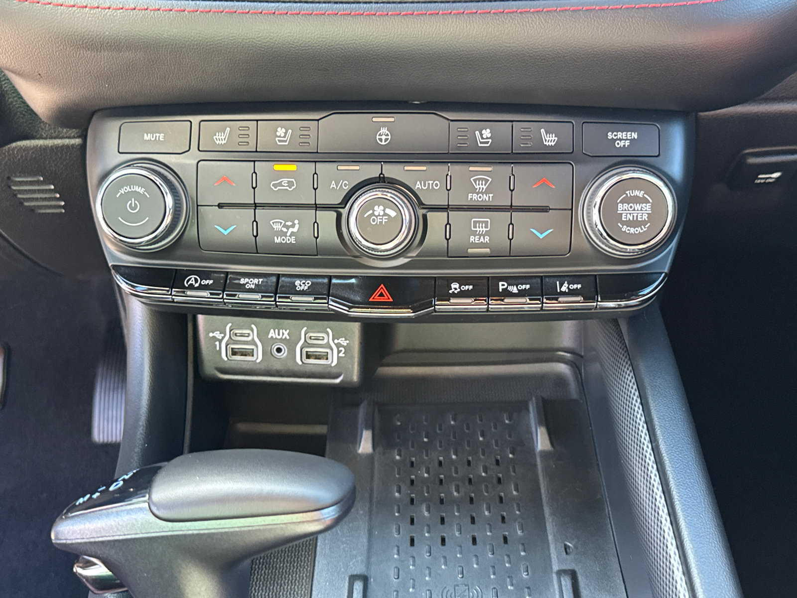 Used 2025 Dodge Durango GT AWD/4WD image 14