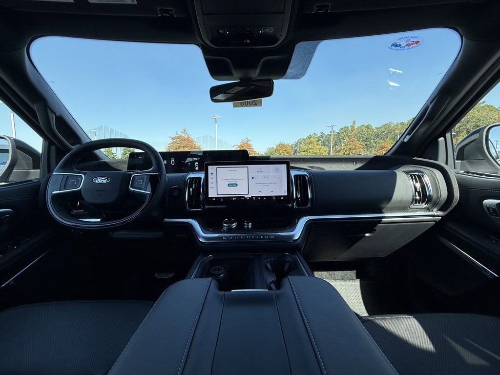 New 2025 Ford Expedition Platinum w/ Stealth Performance Package image 30