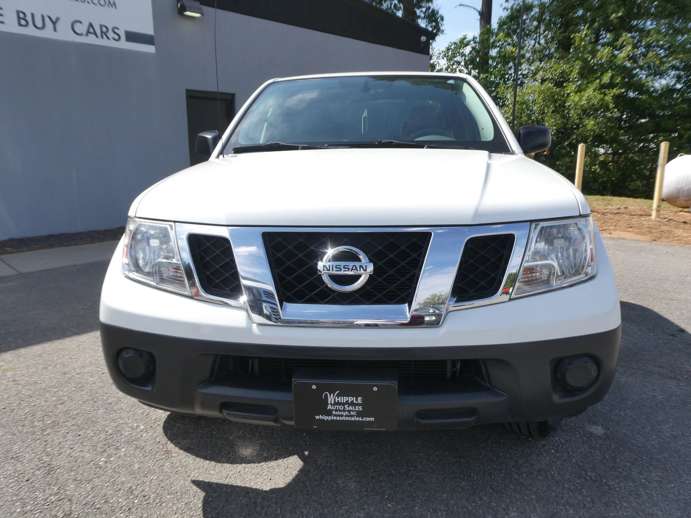 Used 2018 Nissan Frontier S RWD image 2