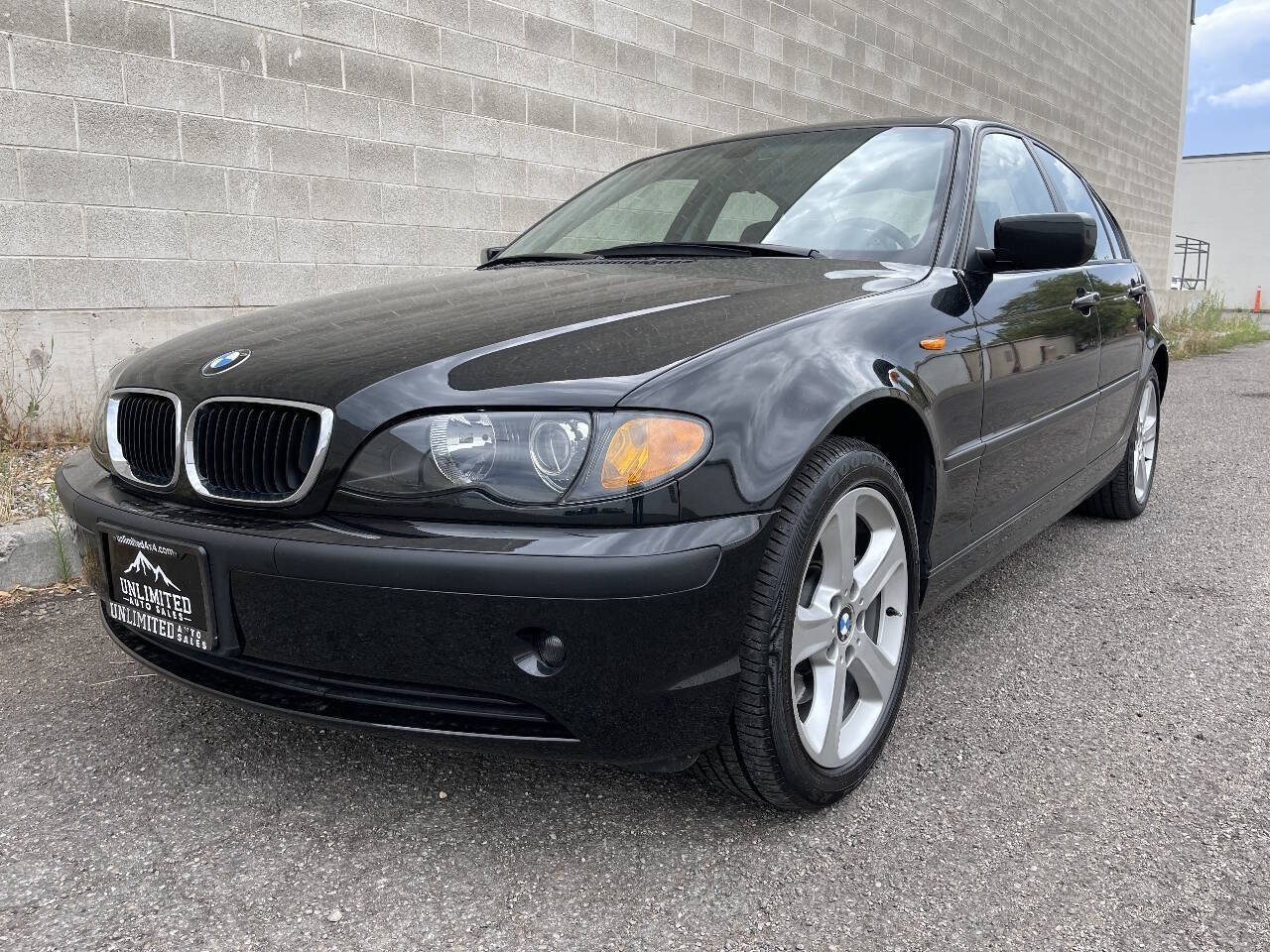 Used 2004 BMW 325xi Sedan AWD/4WD image 5