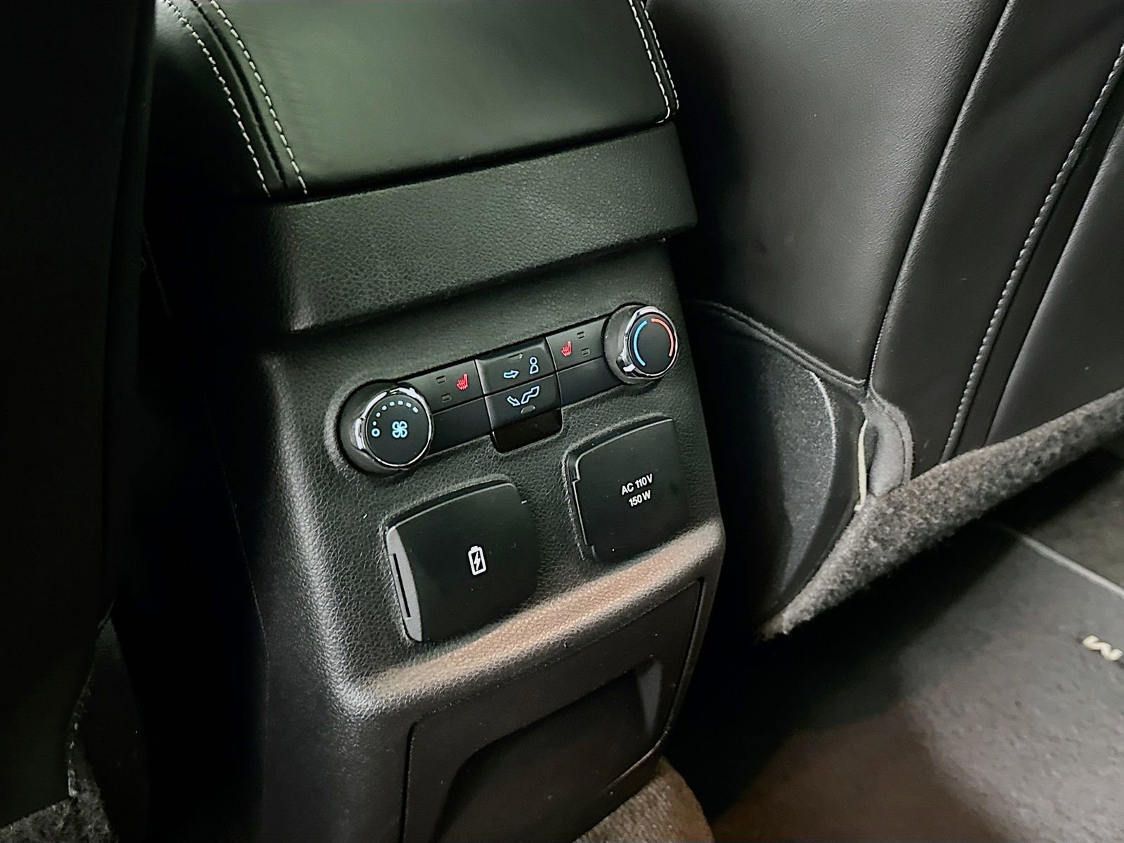 Used 2017 Ford Explorer Platinum image 28