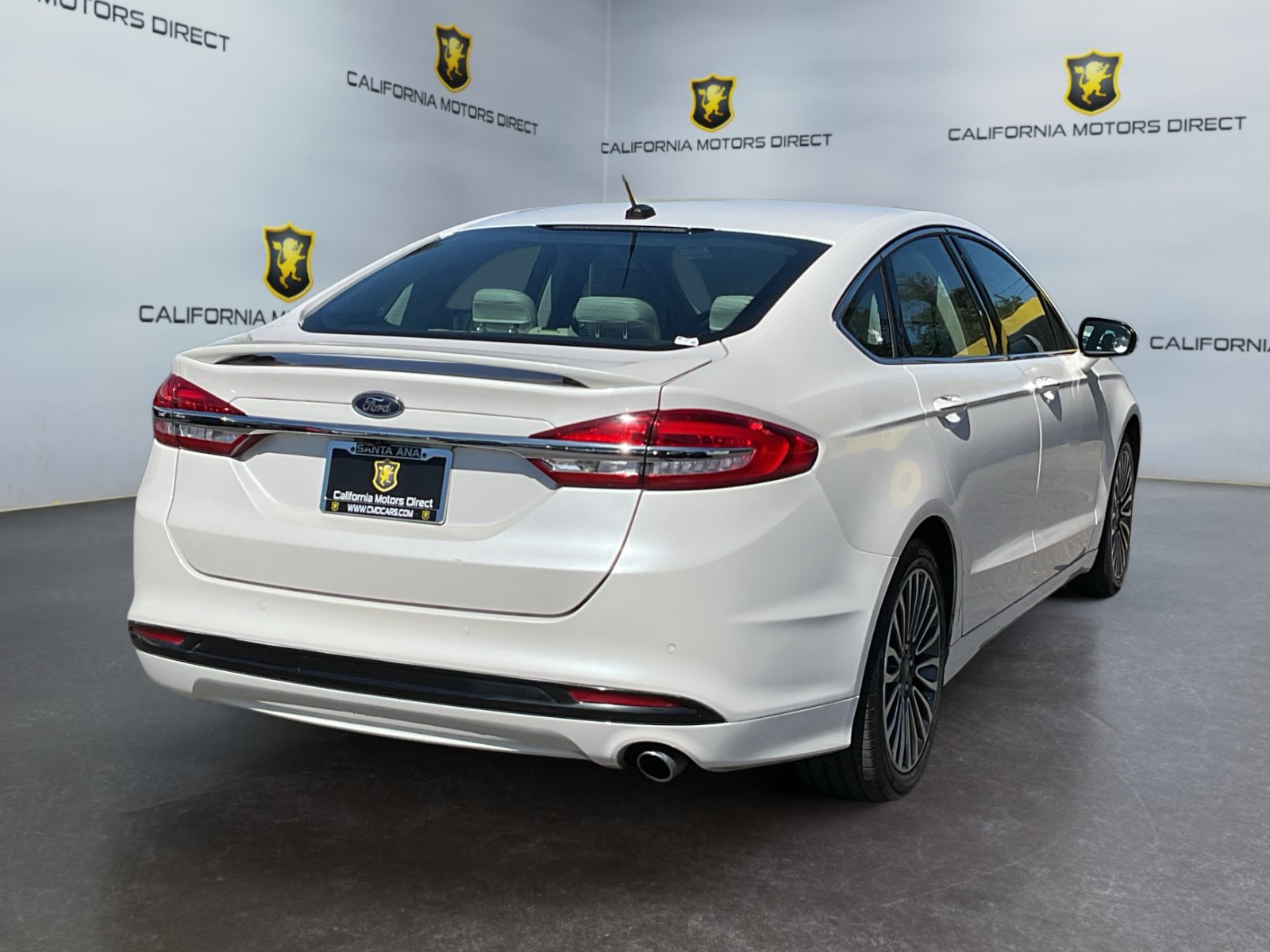 Used 2017 Ford Fusion Energi Titanium FWD image 5