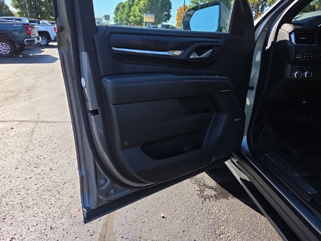 Used 2022 GMC Yukon XL Denali AWD/4WD image 9