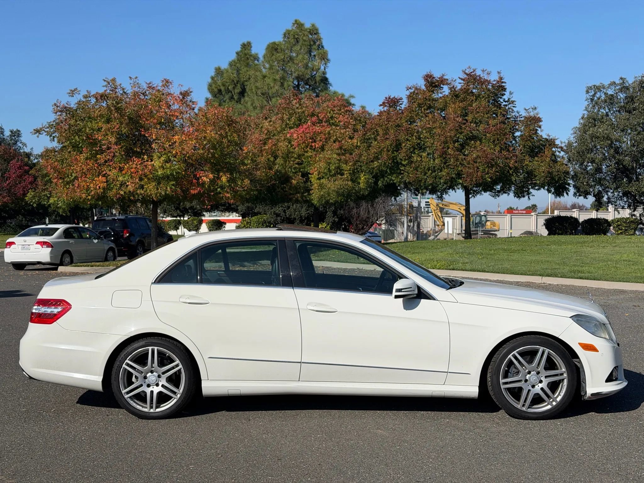 Used 2010 Mercedes-Benz E 350 E 350 Sedan 4D image 5