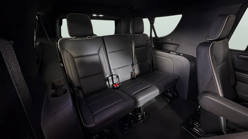 Certified 2025 Chevrolet Suburban Premier AWD/4WD image 30
