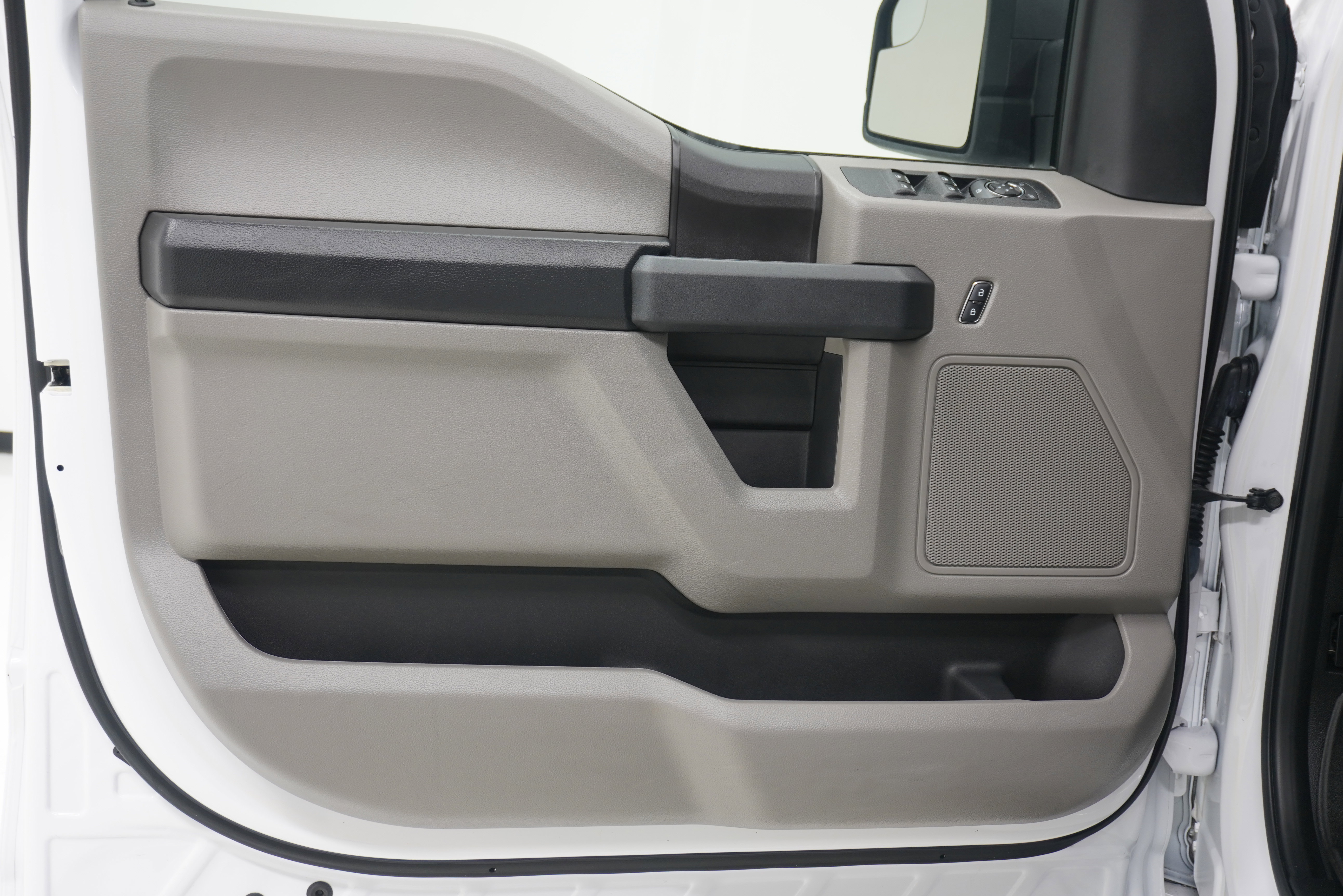 Used 2019 Ford F150 XL w/ Equipment Group 101A Mid RWD image 15