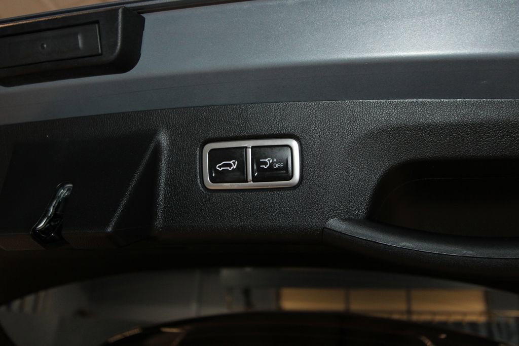 Used 2025 Kia Sorento SX image 39