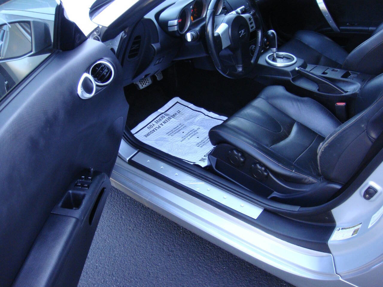 Used 2004 Nissan 350Z Touring w/ Aerodynamics Pkg image 10