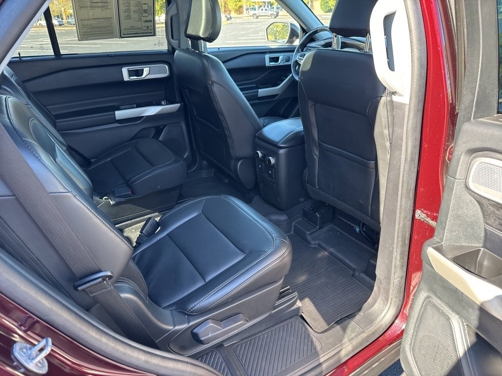 Used 2022 Ford Explorer Limited w/ Equipment Group 301A image 24