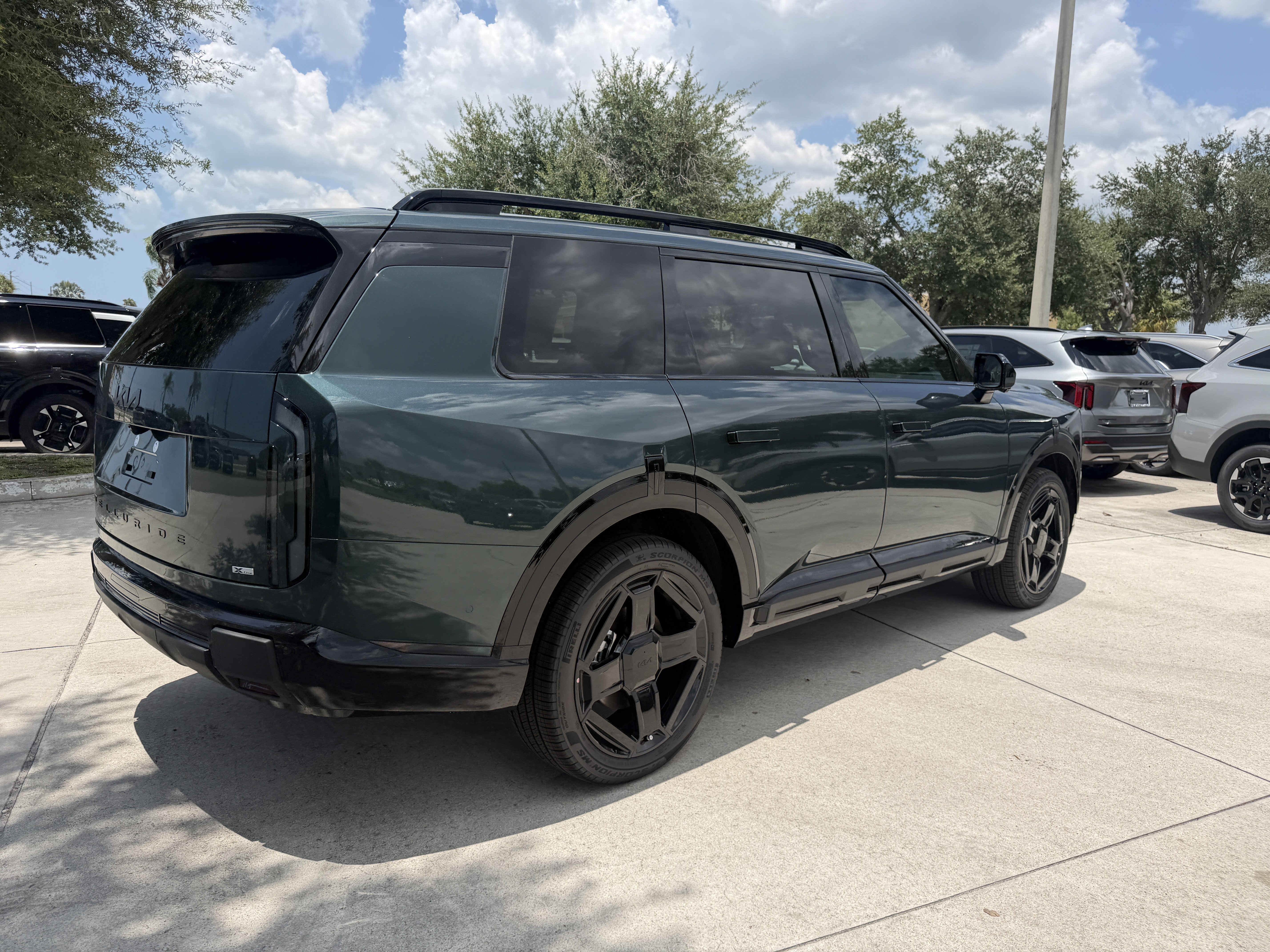 New 2027 Kia Telluride SX X-Line w/ Towing Package AWD/4WD image 3
