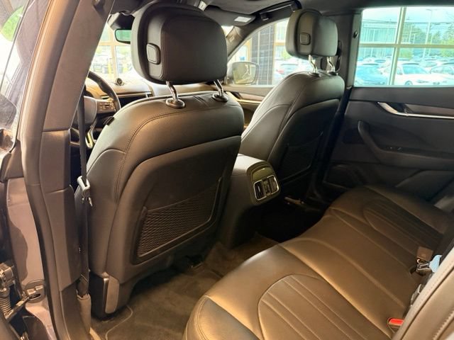 Used 2021 Maserati Levante AWD/4WD image 12
