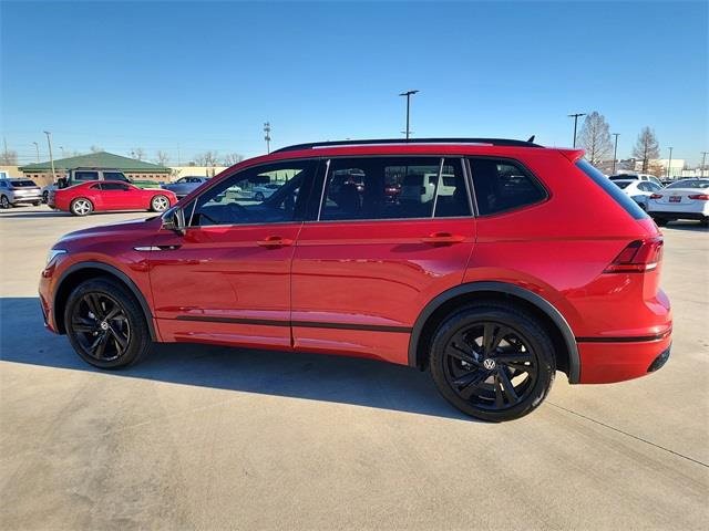 Certified 2024 Volkswagen Tiguan SE R-Line image 7