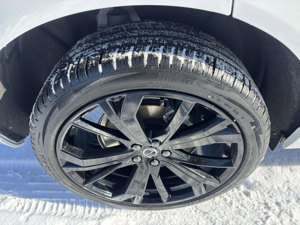 New 2026 Volvo XC60 T8 Ultra w/ Protection Package Premier image 10