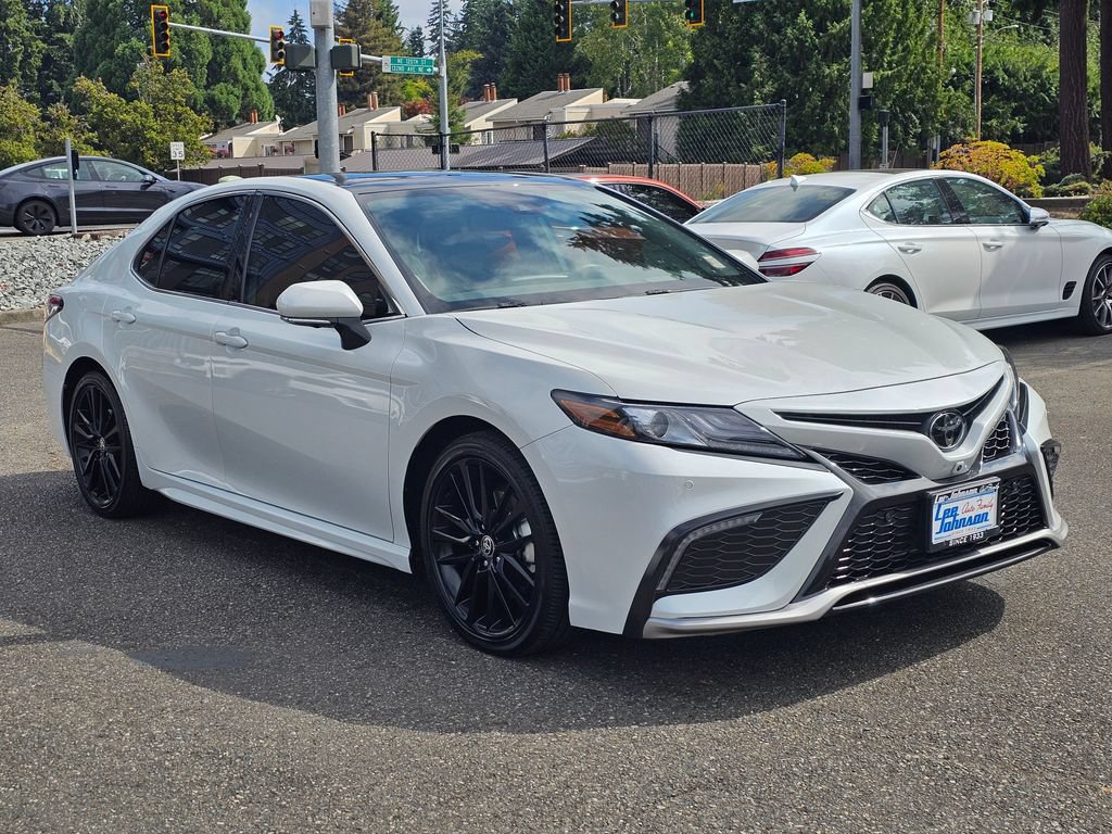 Used 2024 Toyota Camry XSE w/ Navigation Package FWD image 3