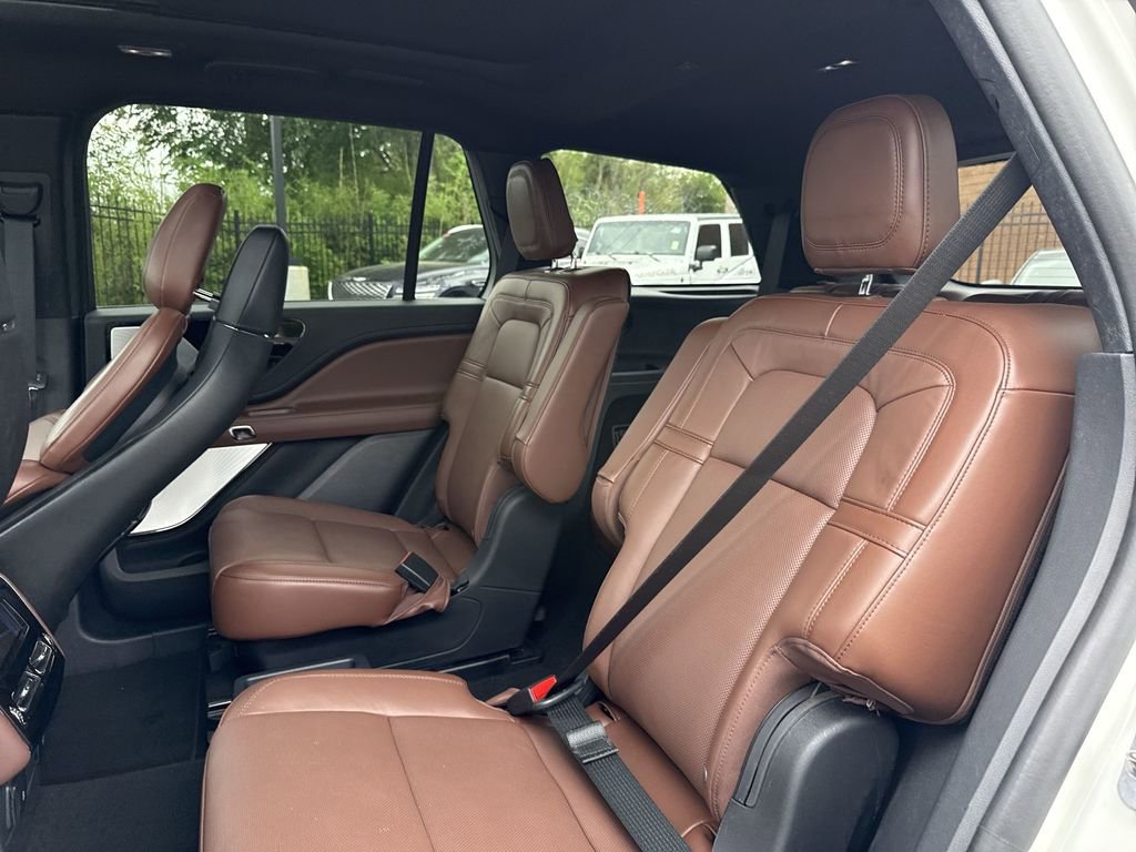Used 2025 Lincoln Aviator Reserve w/ Equipment Group 201A AWD/4WD image 28