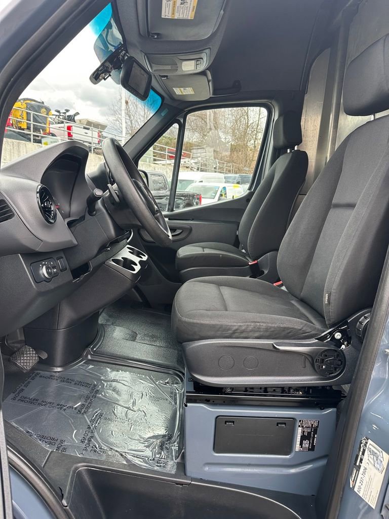 Used 2019 Mercedes-Benz Sprinter 170 image 10