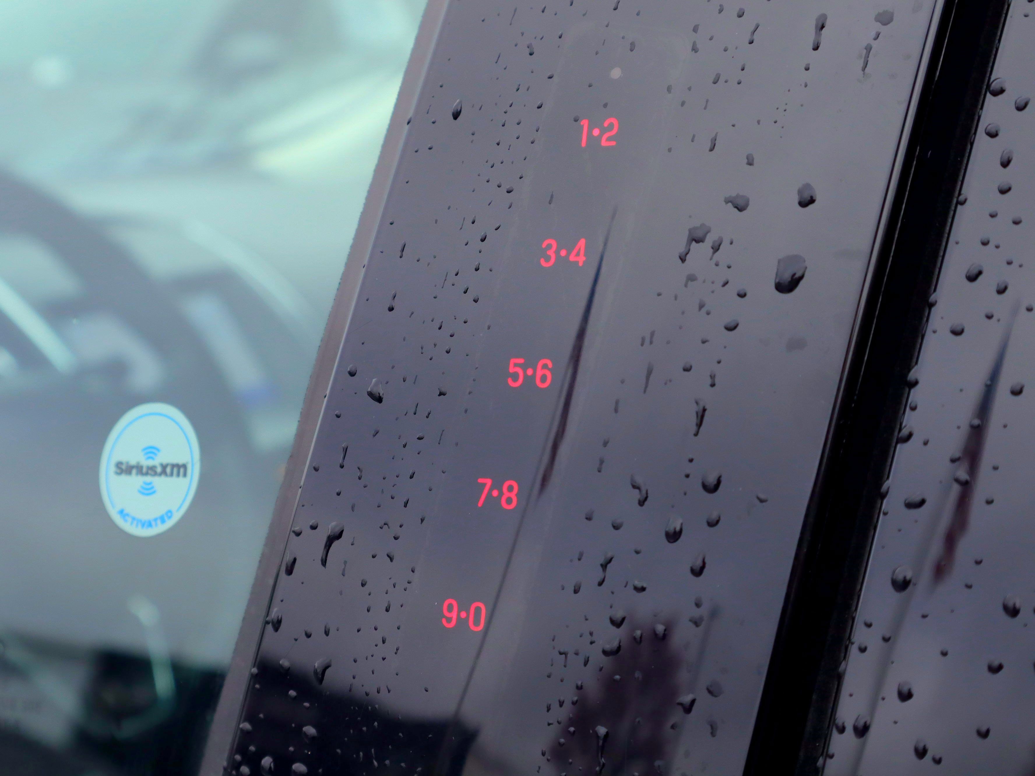 Used 2020 Ford Edge Titanium image 28