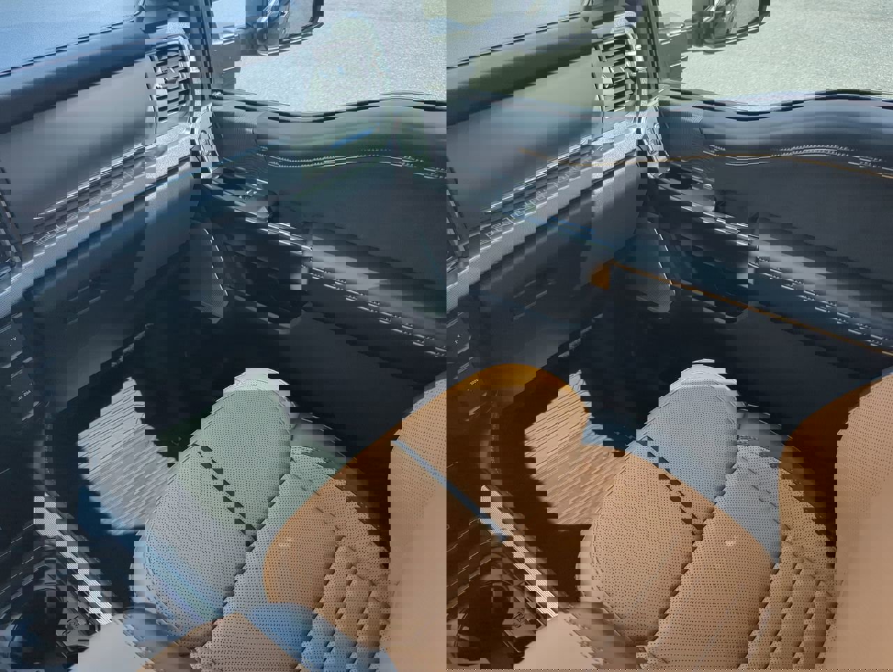 Used 2024 Ford F350 Platinum image 15