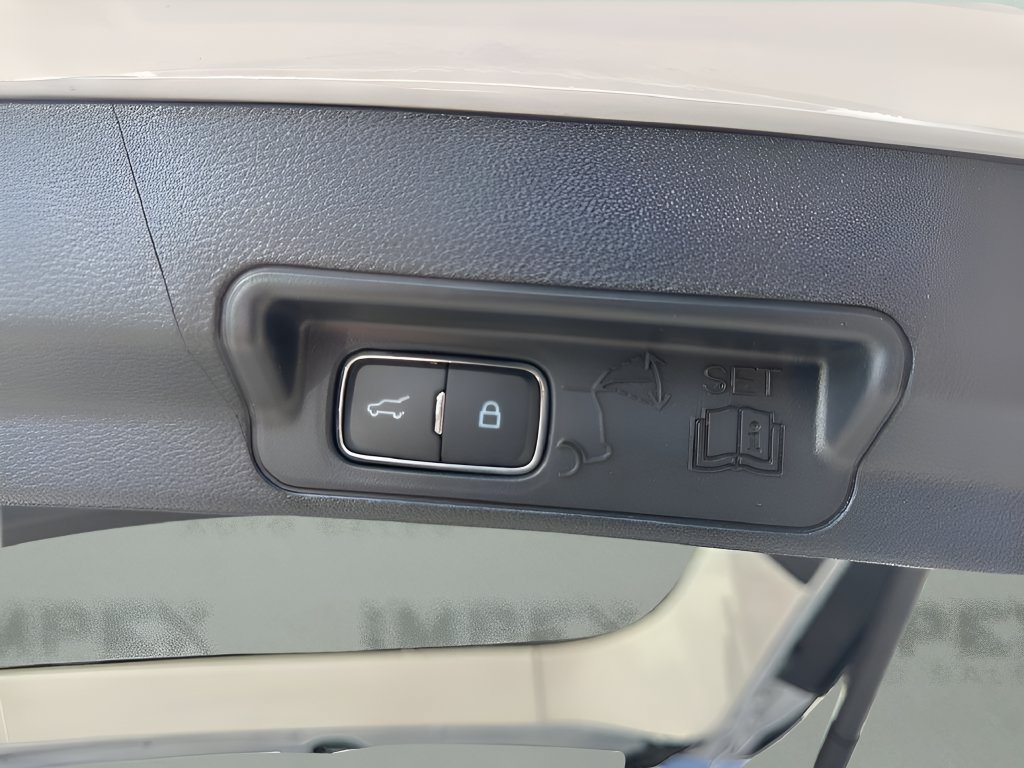 Used 2026 Ford Explorer Active RWD image 32