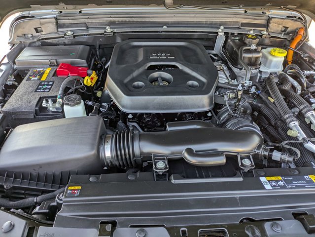 Used 2023 Jeep Wrangler Unlimited w/ Sun & Screen Package image 21