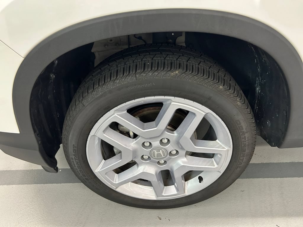 Certified 2025 Honda Passport EX-L image 28
