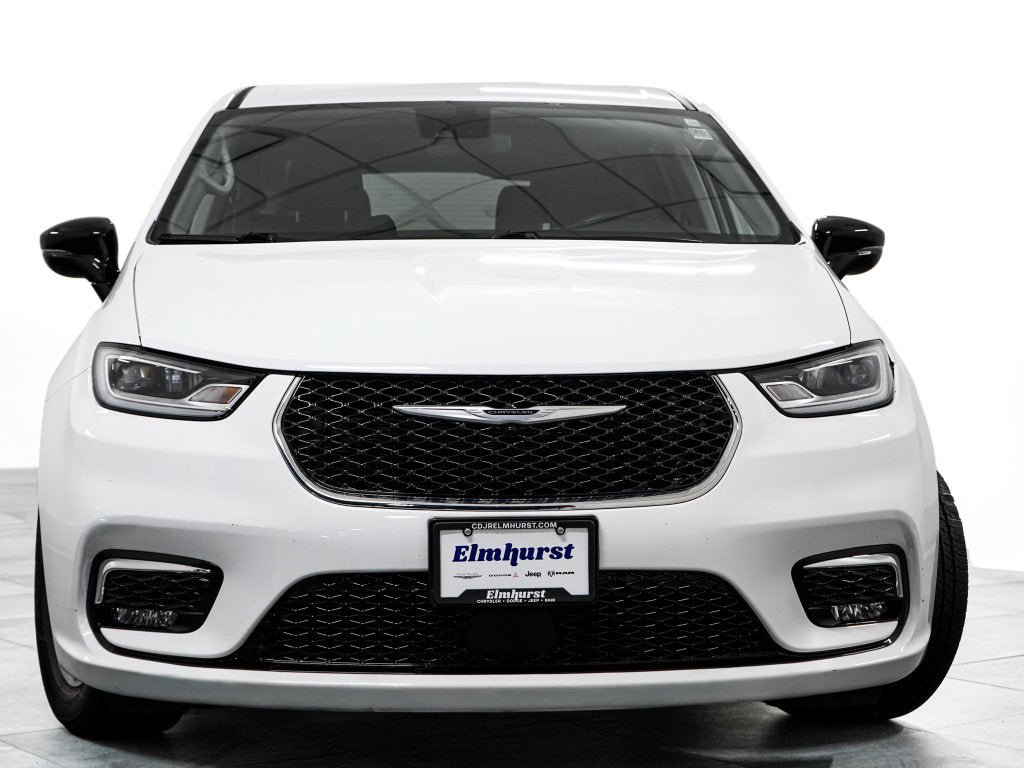 Used 2024 Chrysler Pacifica Limited FWD image 3